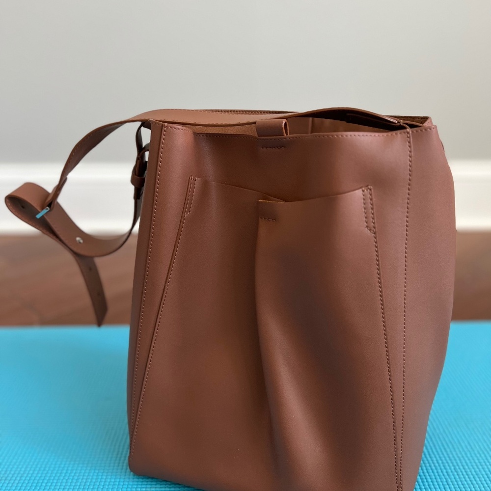 Everlane the studio bag
